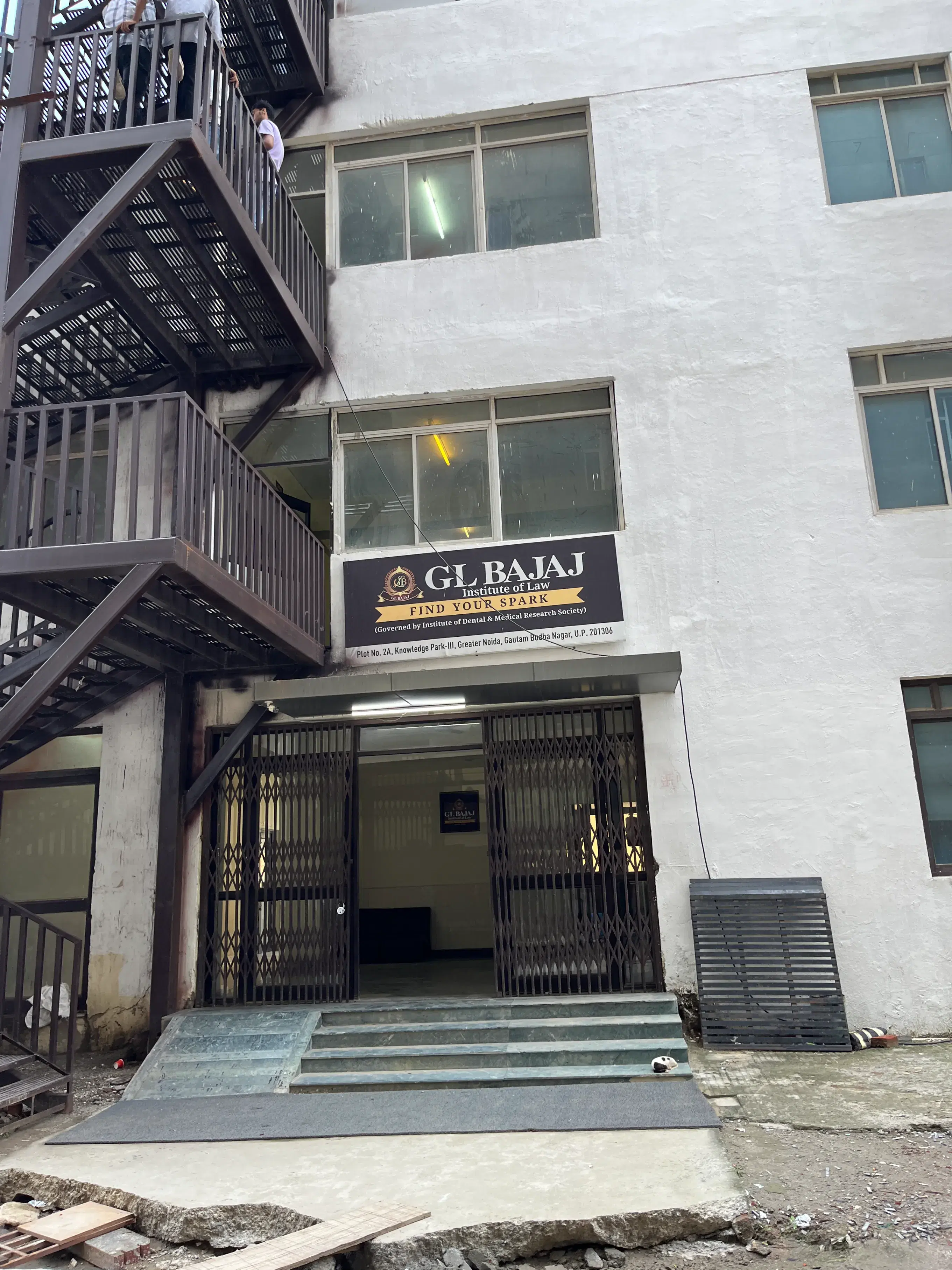 GL Bajaj Academic building photo 4